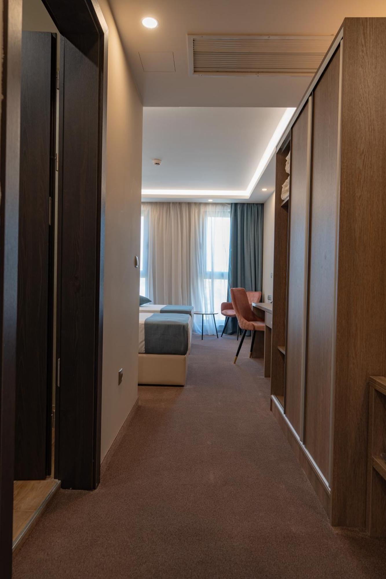 Aurora Sofia Hotel Екстериор снимка